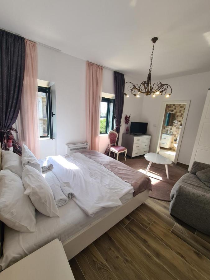 Rustico Apartments ティヴァト エクステリア 写真